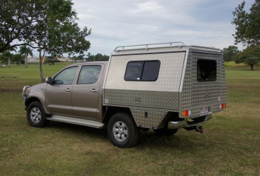 14. Full Fitted Checker Plate Canopy with Slide Windows and Roof Rack