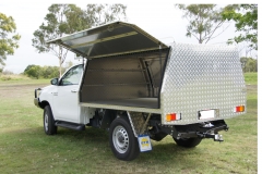 12. Single Cab Full Fitted Checkerplate Canopy
