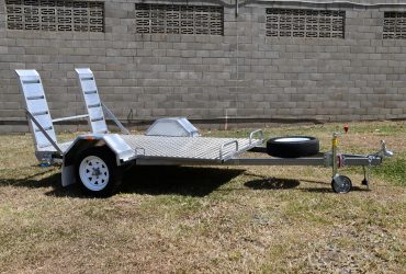 14. Golf Trailer with Ramps