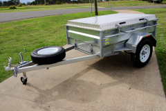 27. 1800 x 1200 Standard Box Trailer with Aluminium Checker Plate Luggage Top